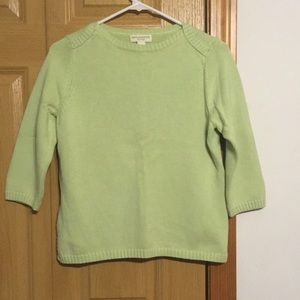 Green 3/4 sleeve sweater